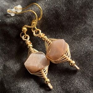 💫GIFTED💫 Elegant Natural Sunstone Wire Wrapped Earrings